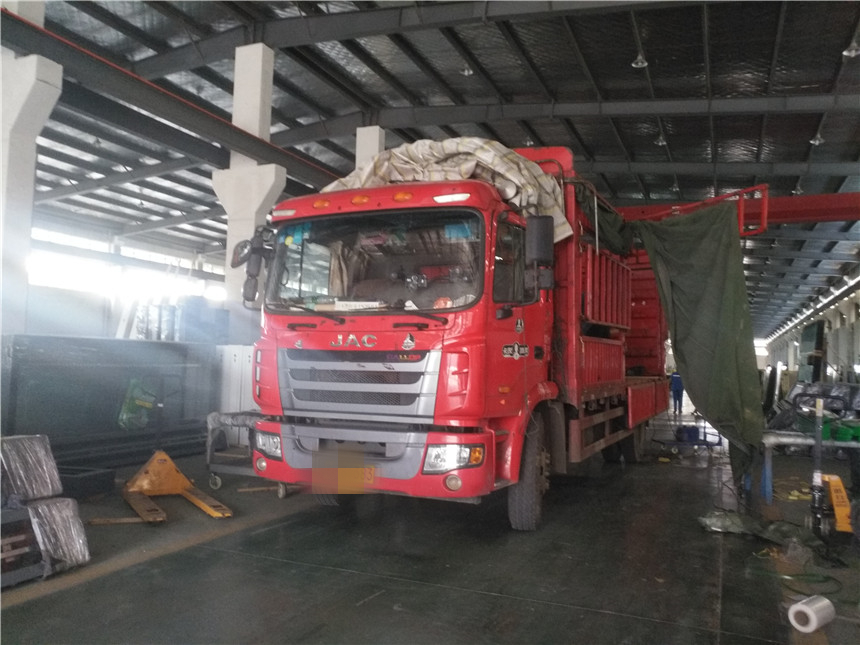 2018.11.15  云南昆明公交站臺、候車亭發(fā)貨